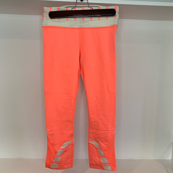 Lululemon Inspire Crop - SeaWheeze - Picture 1 of 4